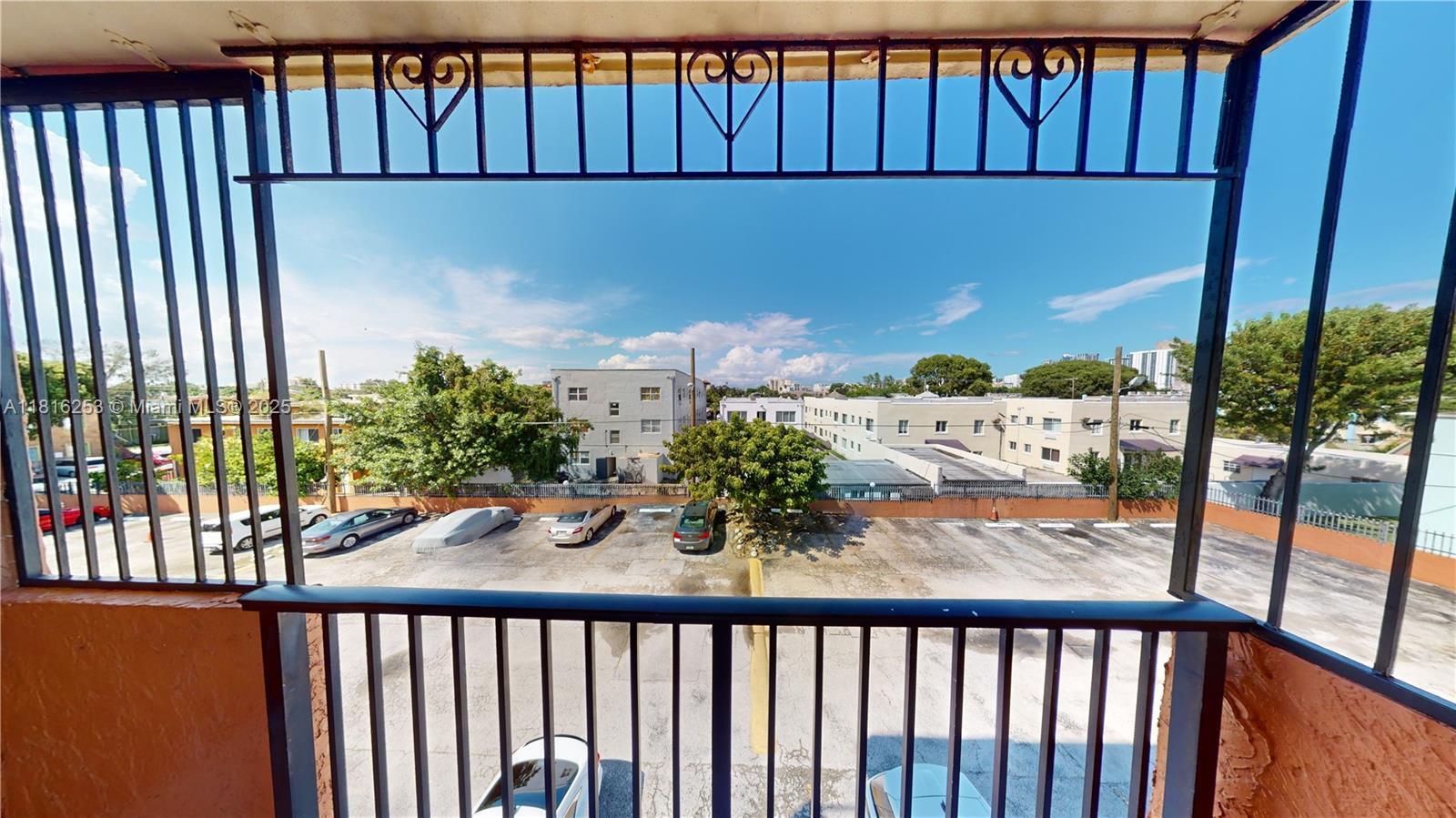 VISTA ALEGRE CONDO - Residential
