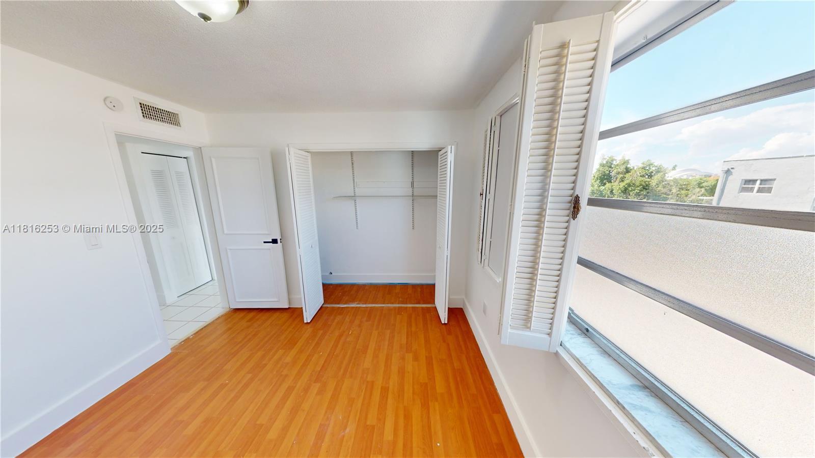 VISTA ALEGRE CONDO - Residential
