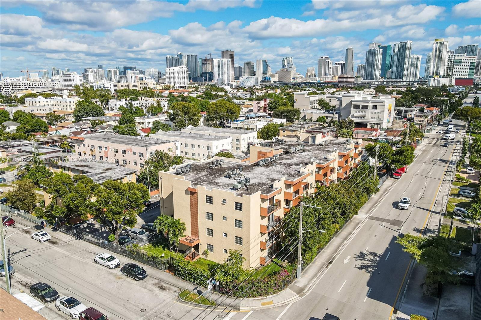677 Sw 9th Ave 309, Miami, Broward County, Florida - 2 Bedrooms  
1 Bathrooms - 