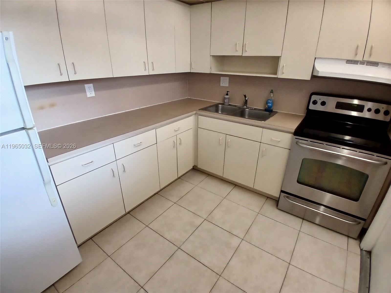 EL CONQUISTADOR NORTH CON - Residential