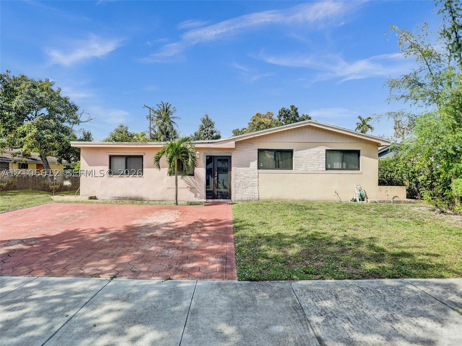 471 NE 180th Dr