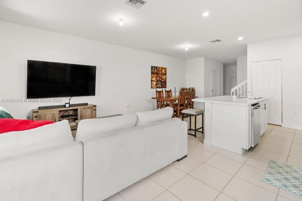 S ALLAPATTAH GDNS - Residential