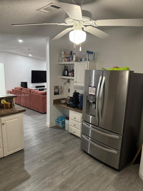 19800 SW 180 Lot 458 Miami FL 33187