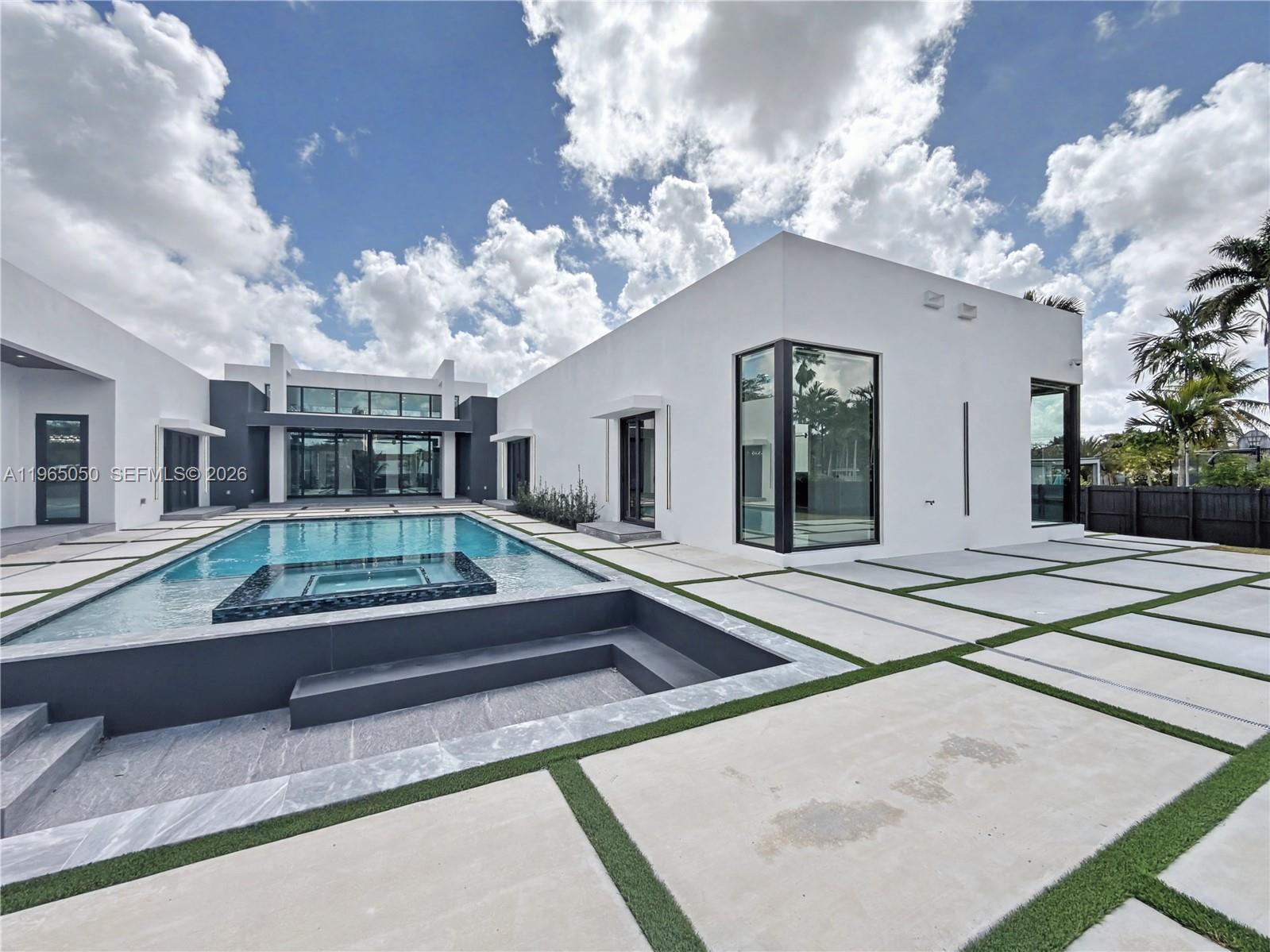 SO MIAMI GDN HEIGHTS - Residential