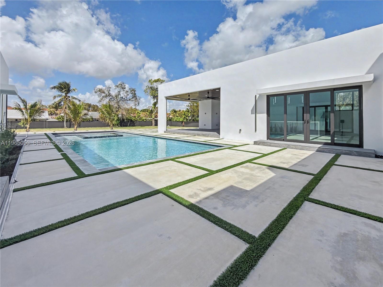 SO MIAMI GDN HEIGHTS - Residential