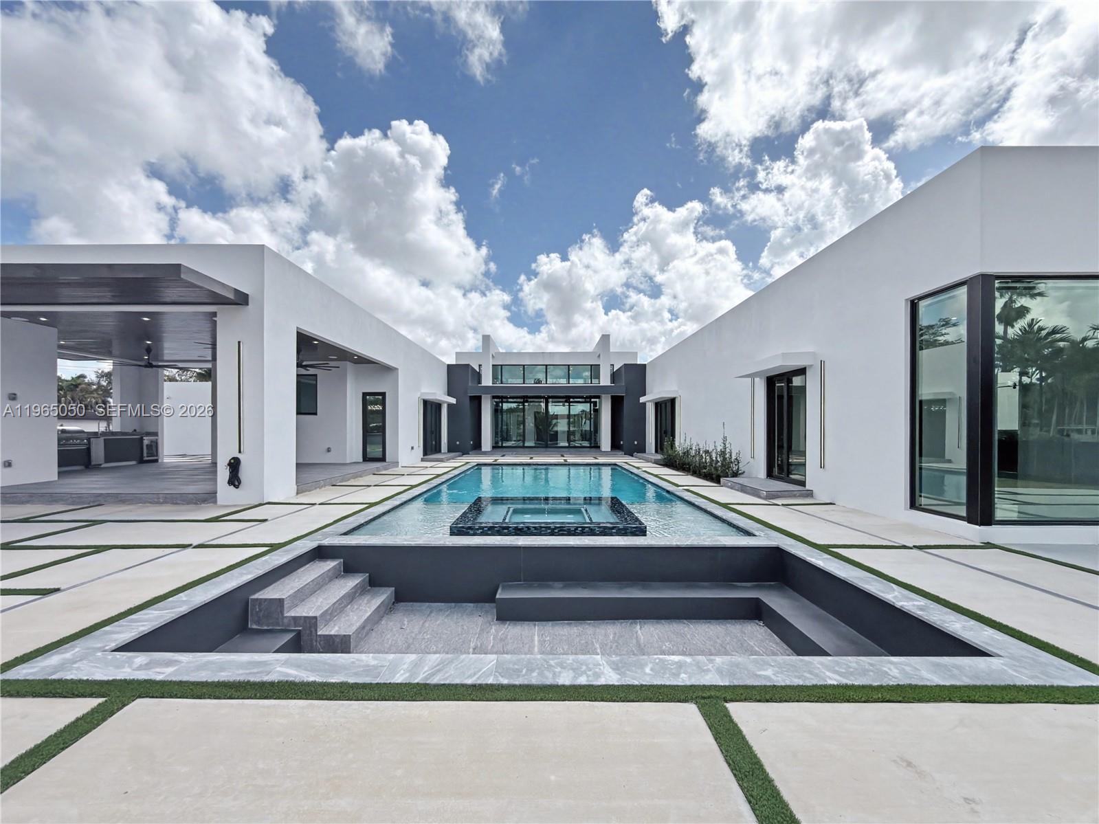 SO MIAMI GDN HEIGHTS - Residential