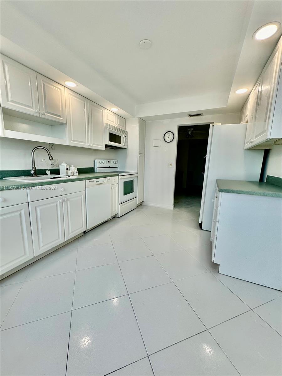 ADMIRALS PORT CONDO WEST - Residential Lease