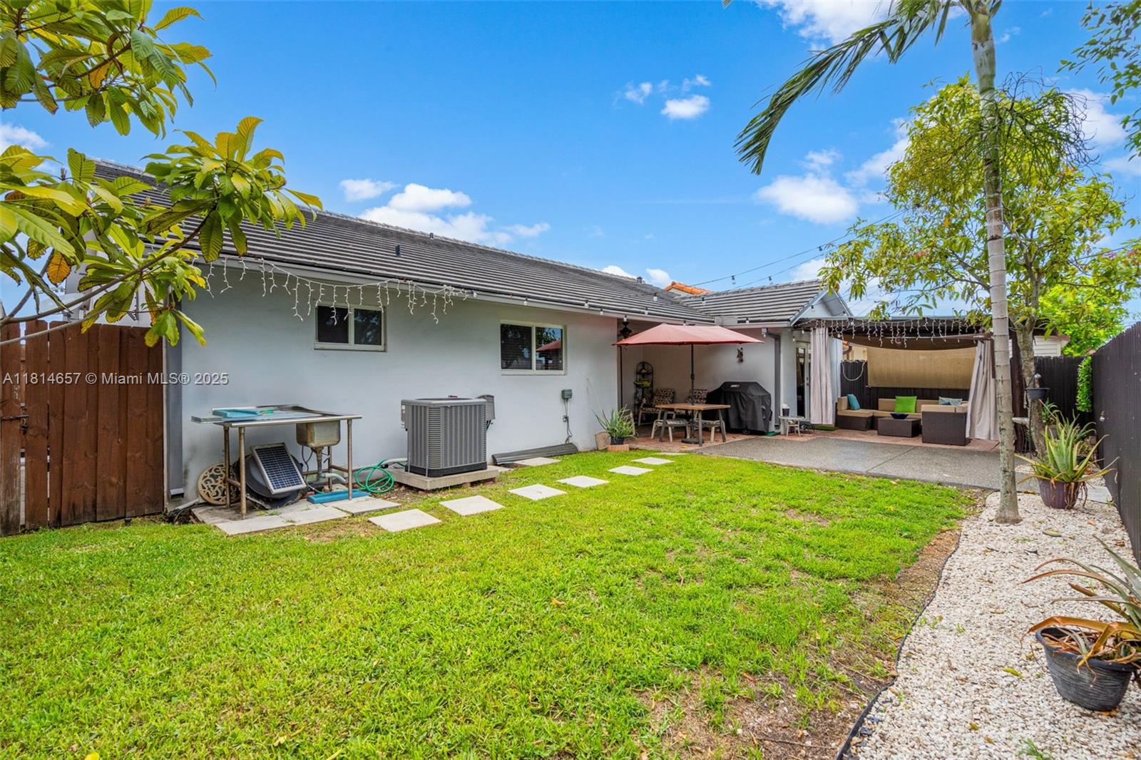 VISTA SUB - Residential Lease