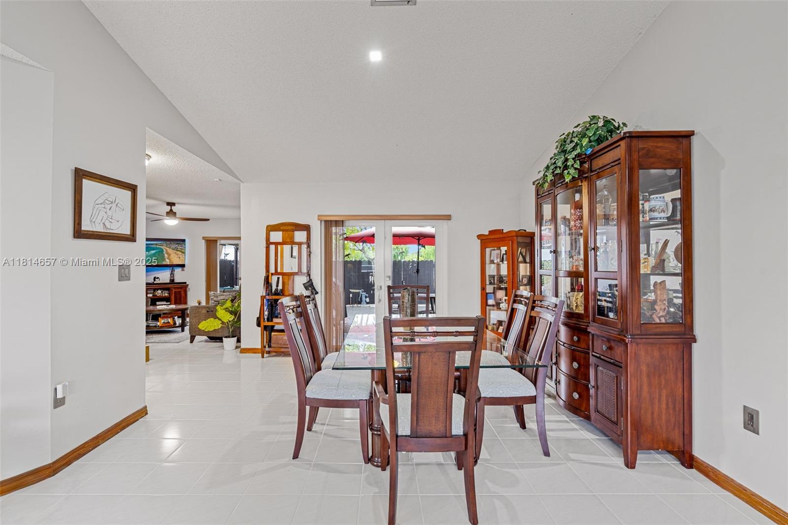 VISTA SUB - Residential Lease