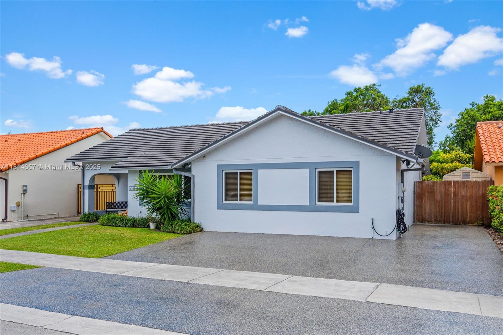 VISTA SUB - Residential Lease