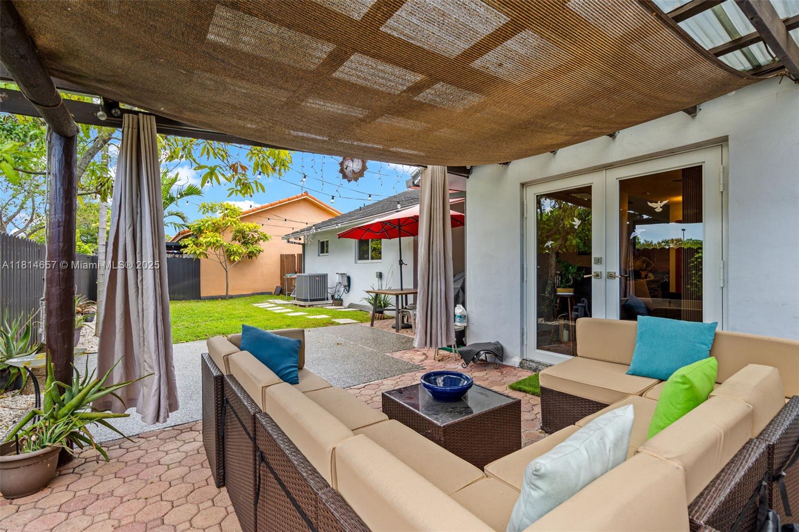 VISTA SUB - Residential Lease