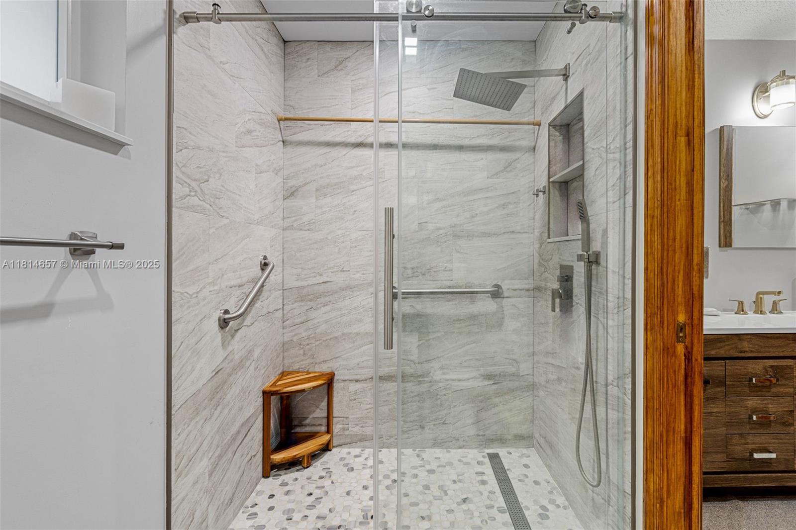 VISTA SUB - Residential Lease