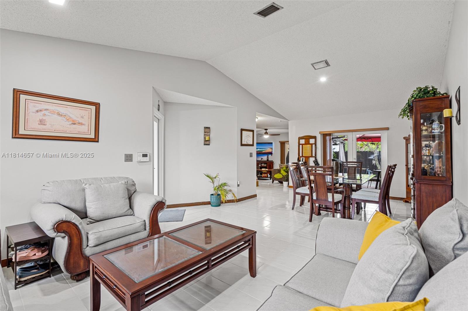 VISTA SUB - Residential Lease