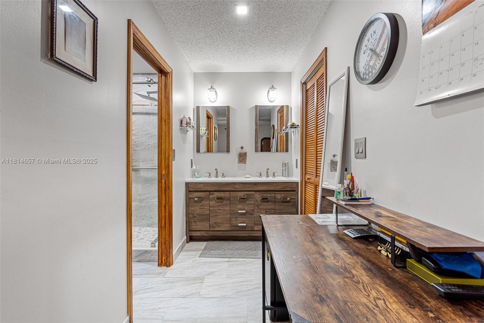 VISTA SUB - Residential Lease