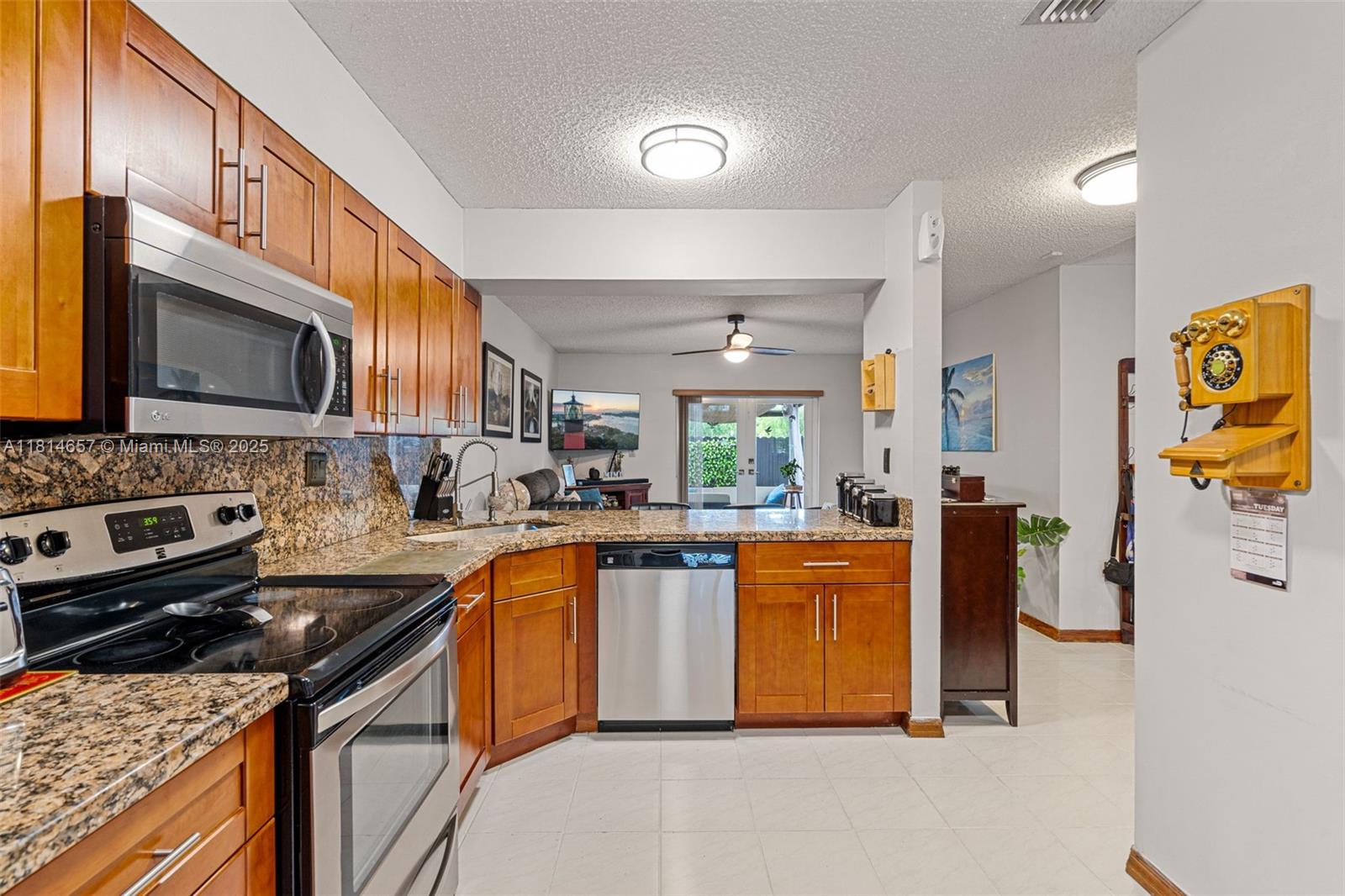 VISTA SUB - Residential Lease