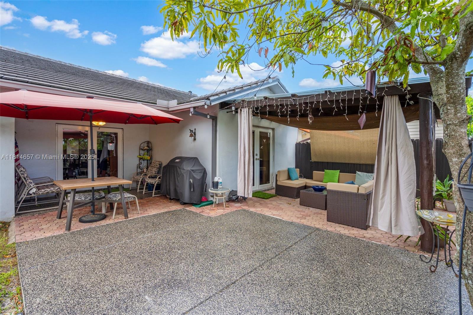 VISTA SUB - Residential Lease