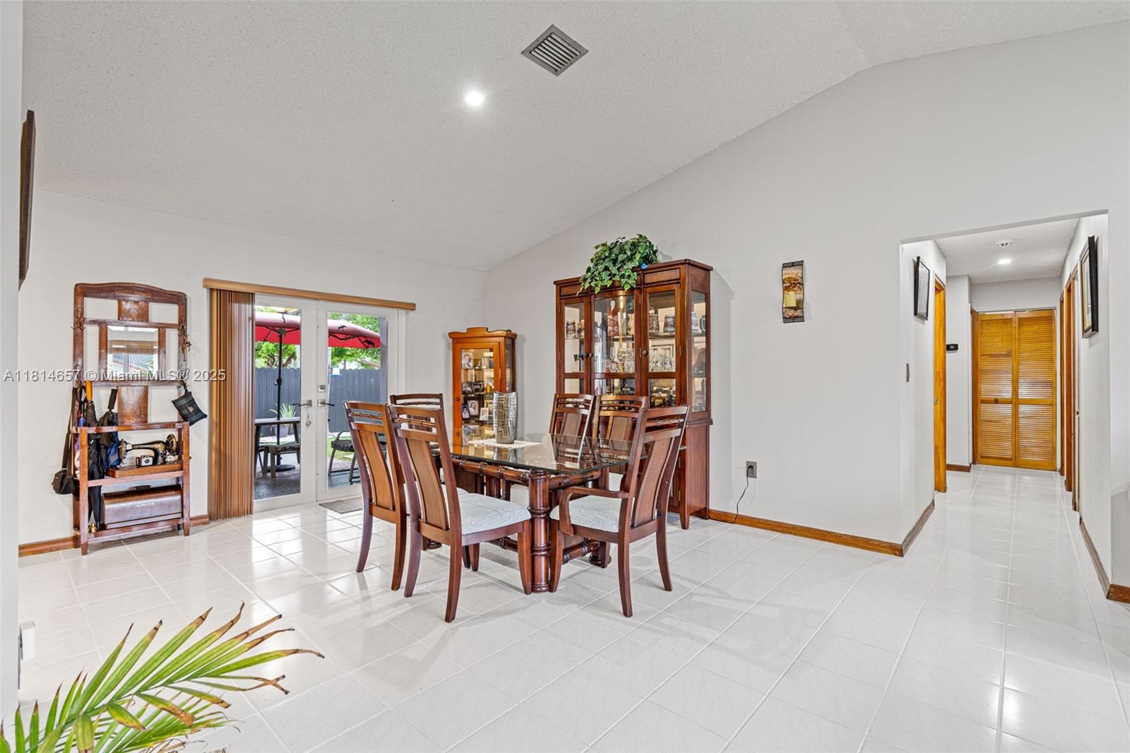 VISTA SUB - Residential Lease