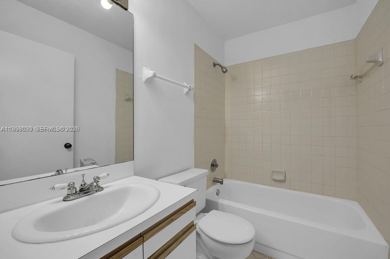 SUMMER LAKE - Residential