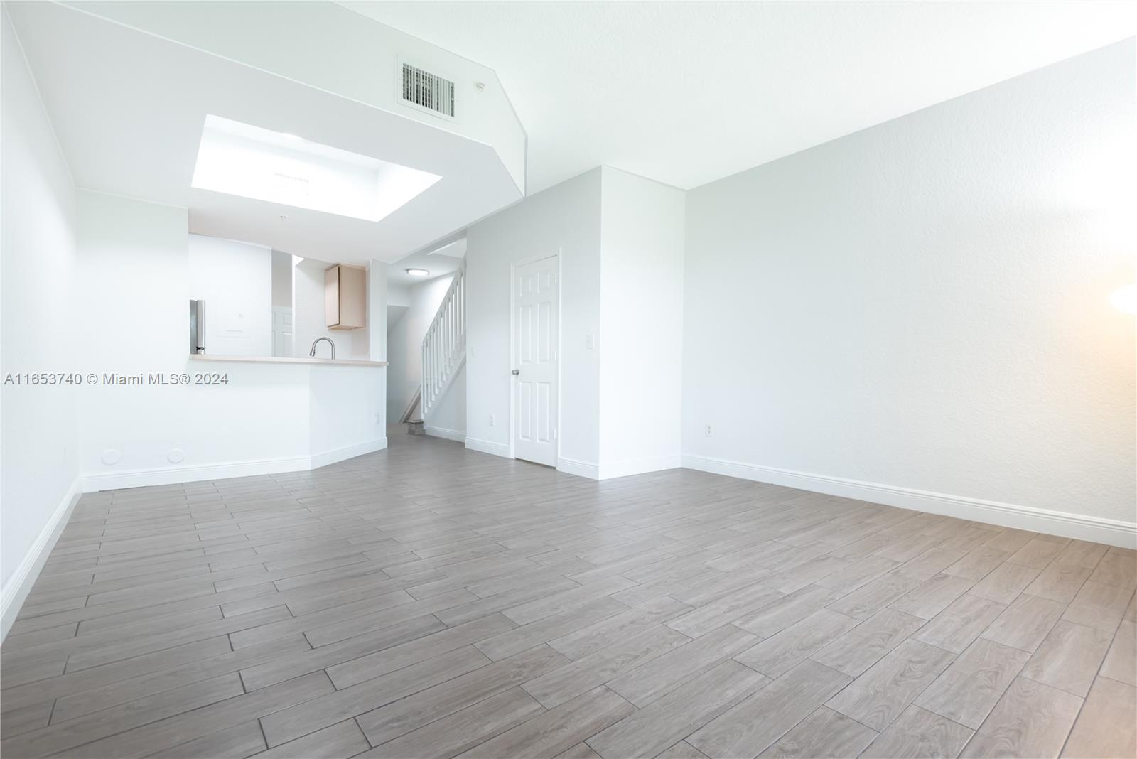 VILLAS DE TUSCANY CONDO - Residential Lease