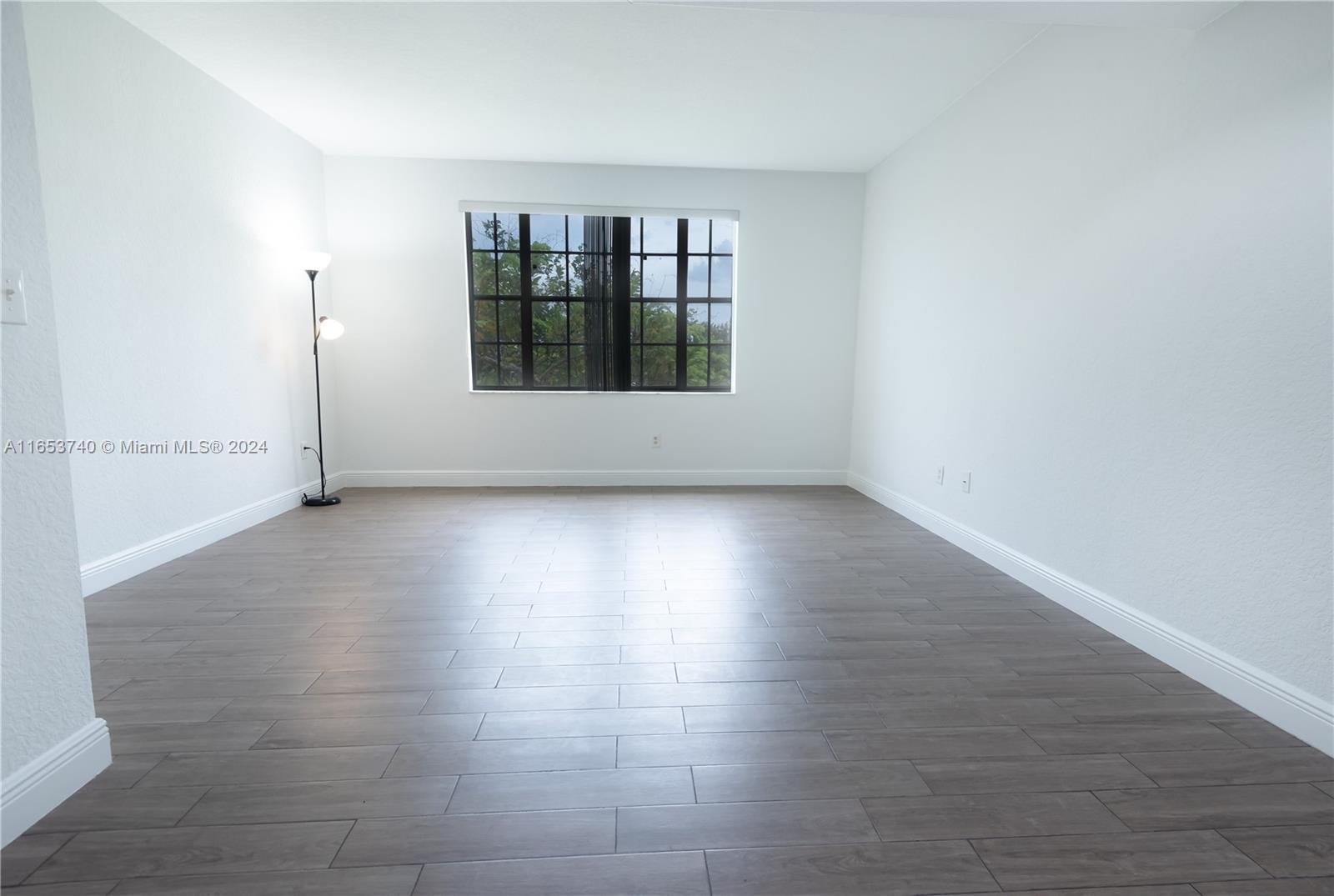 VILLAS DE TUSCANY CONDO - Residential Lease