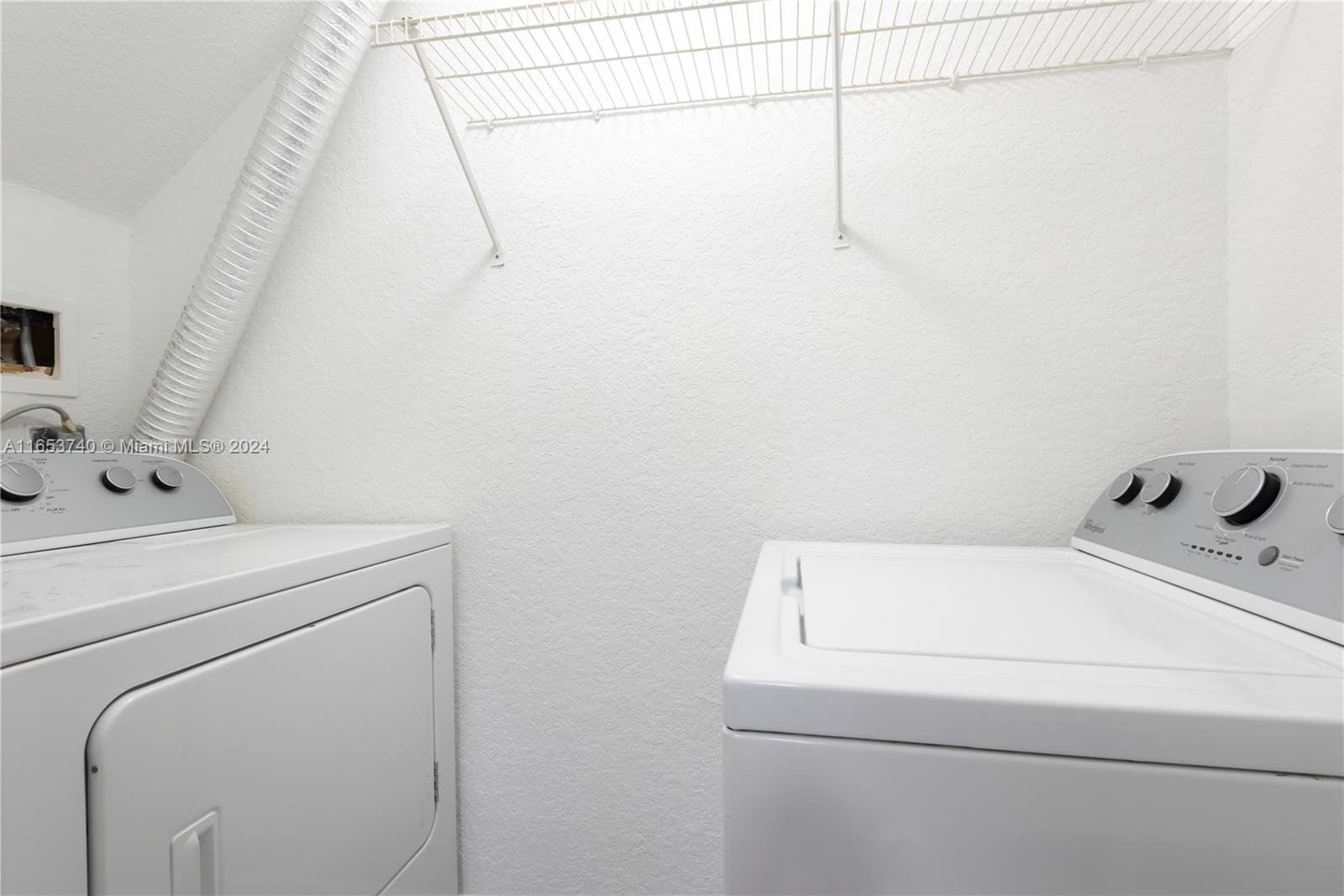 VILLAS DE TUSCANY CONDO - Residential Lease