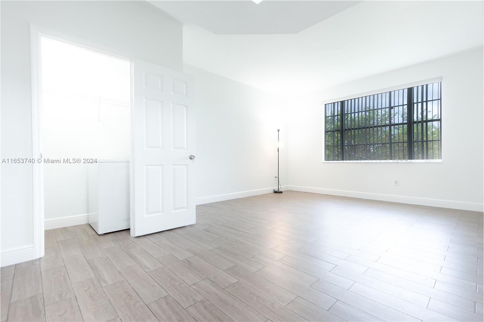 VILLAS DE TUSCANY CONDO - Residential Lease