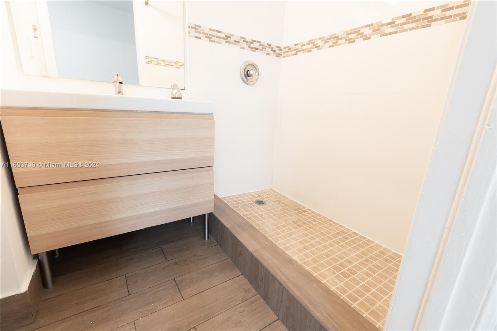 VILLAS DE TUSCANY CONDO - Residential Lease