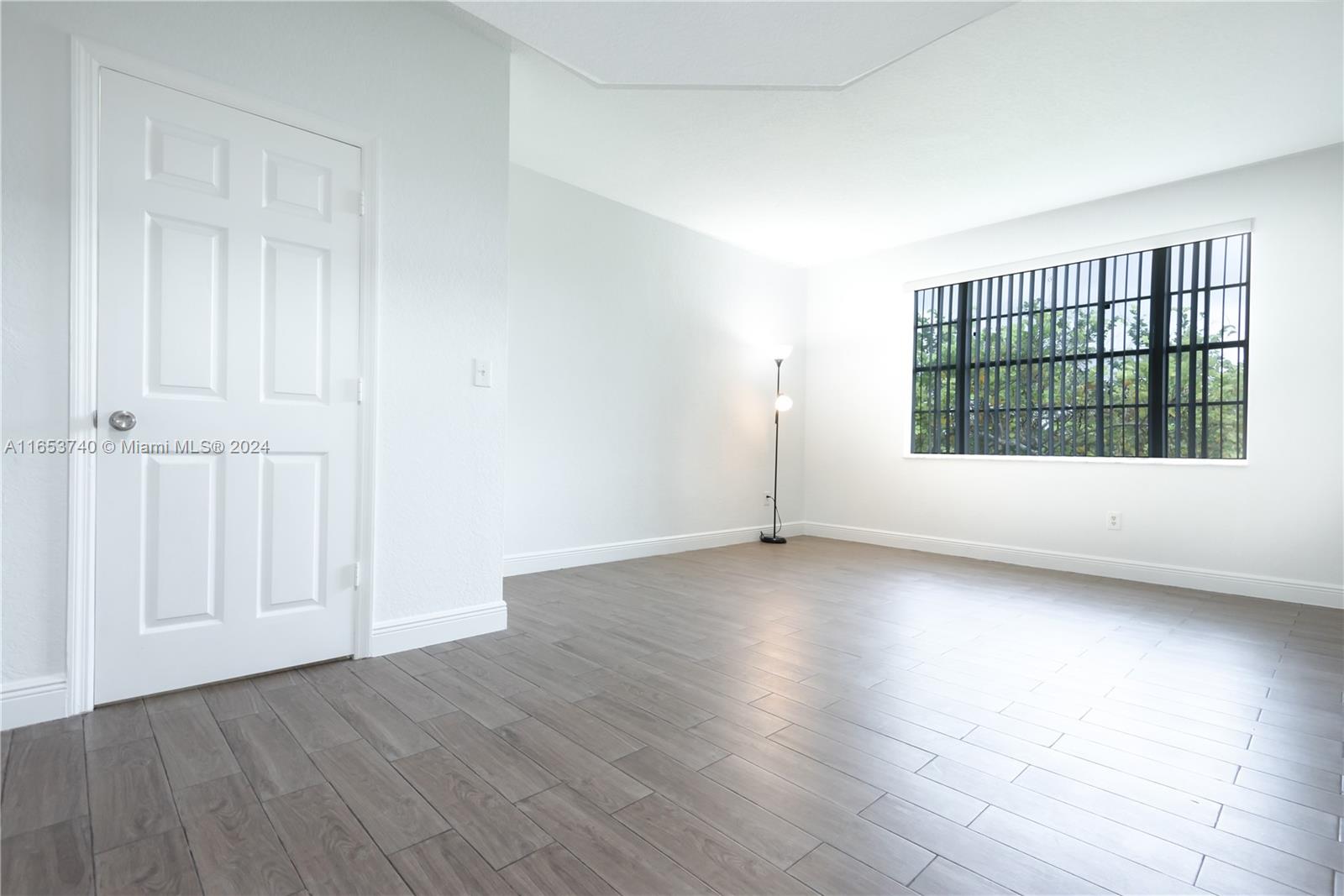 VILLAS DE TUSCANY CONDO - Residential Lease
