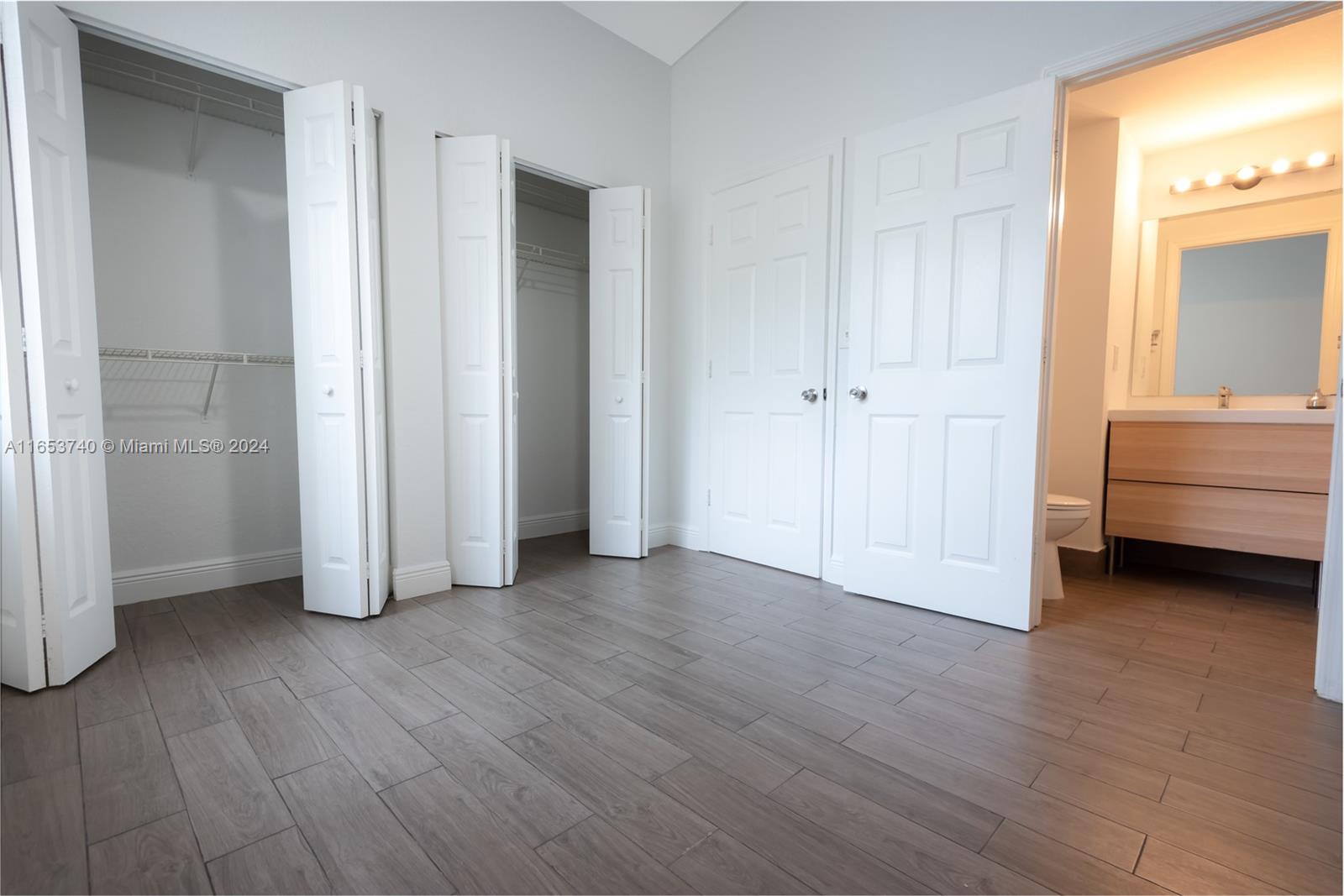 VILLAS DE TUSCANY CONDO - Residential Lease