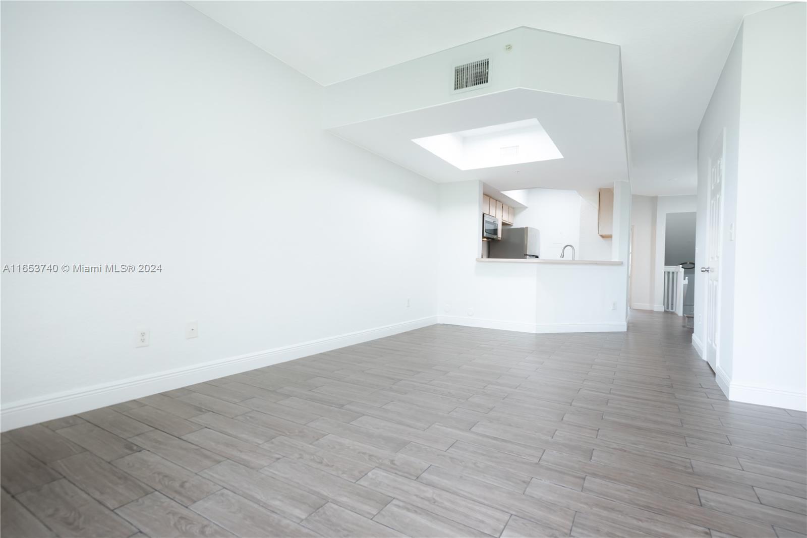 VILLAS DE TUSCANY CONDO - Residential Lease