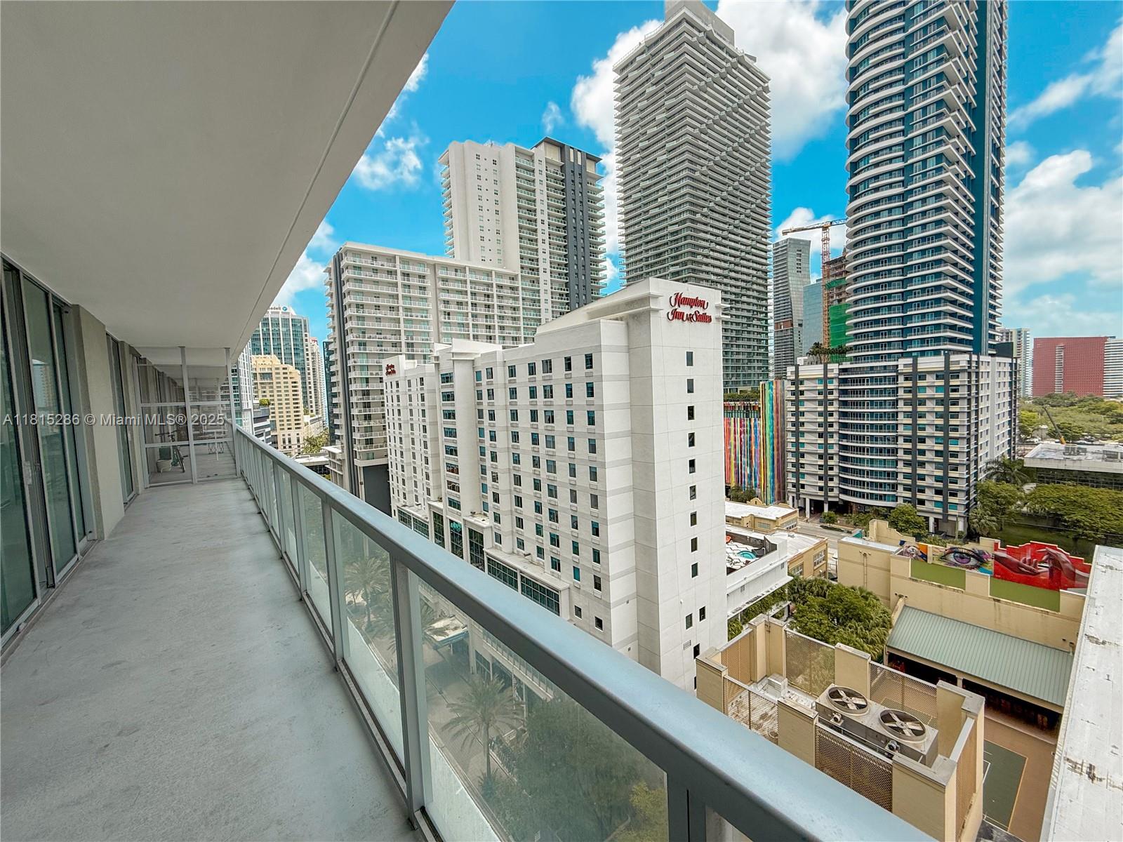 THE AXIS ON BRICKELL COND - Residential