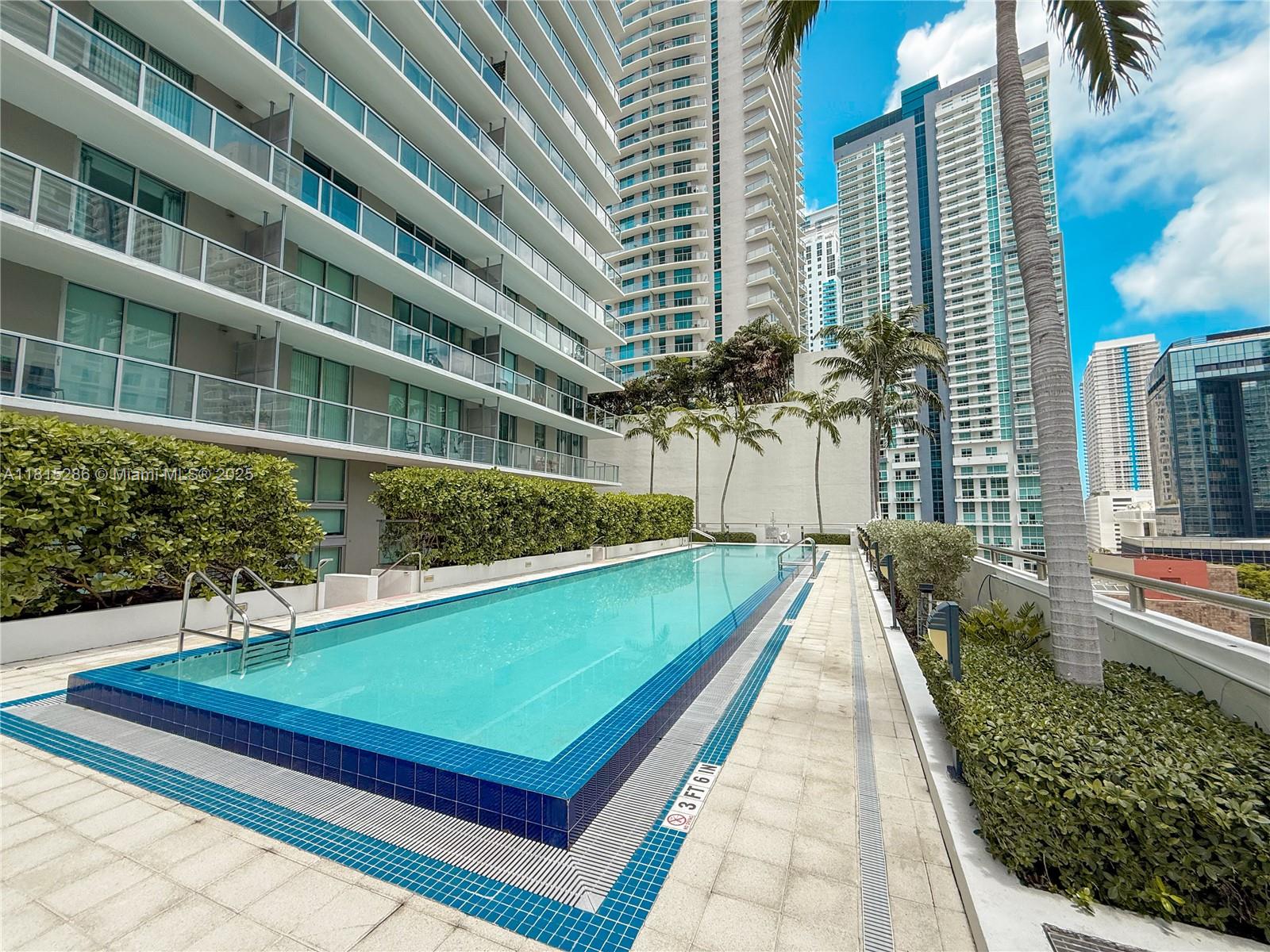 THE AXIS ON BRICKELL COND - Residential