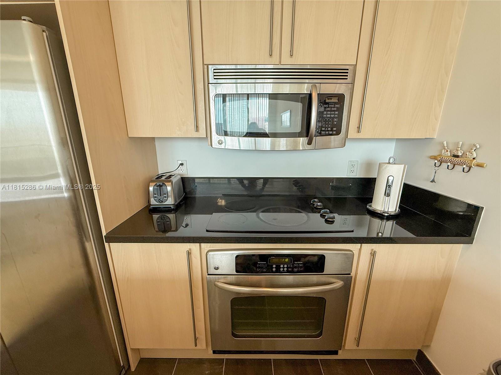 THE AXIS ON BRICKELL COND - Residential