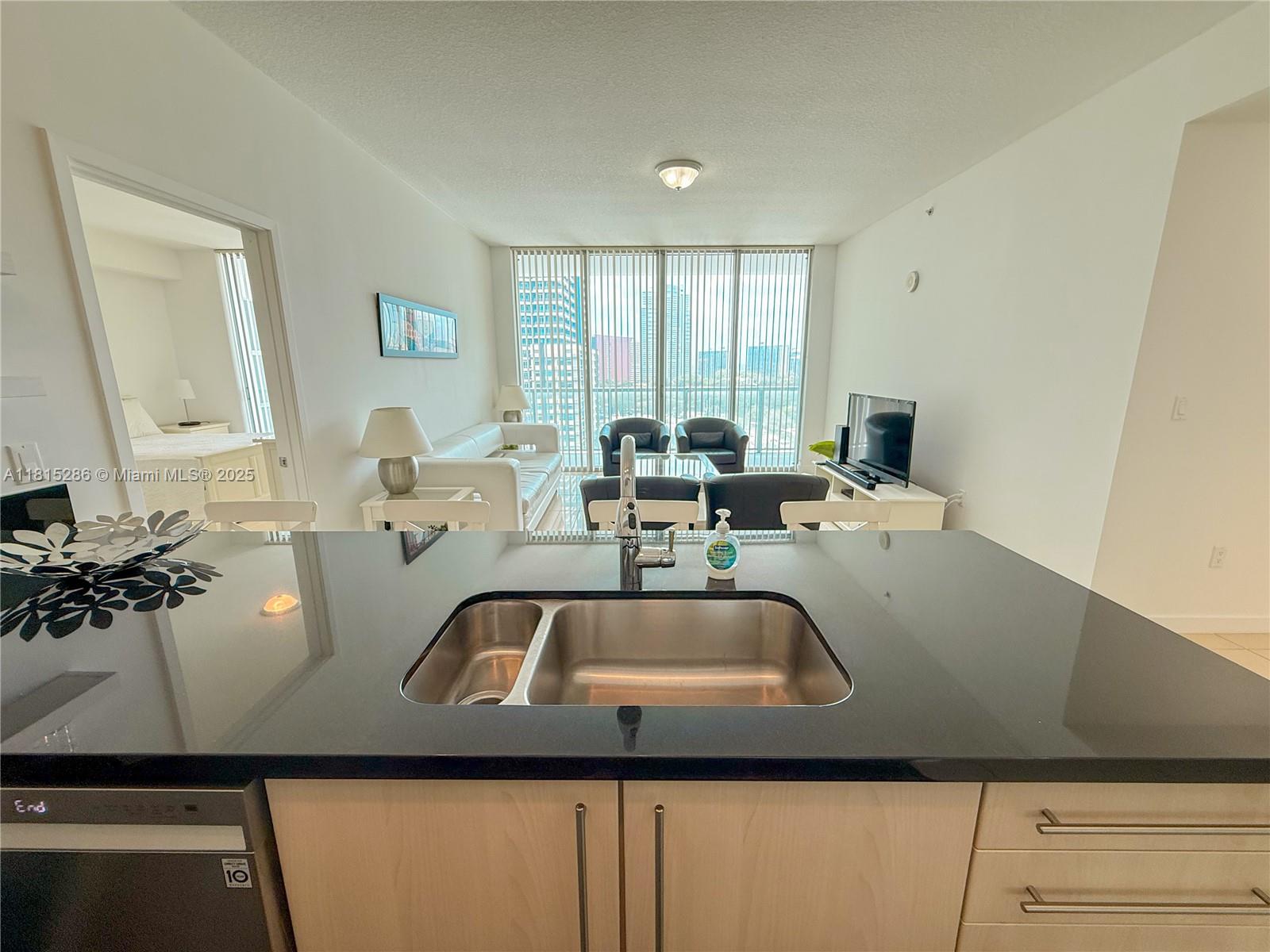 THE AXIS ON BRICKELL COND - Residential