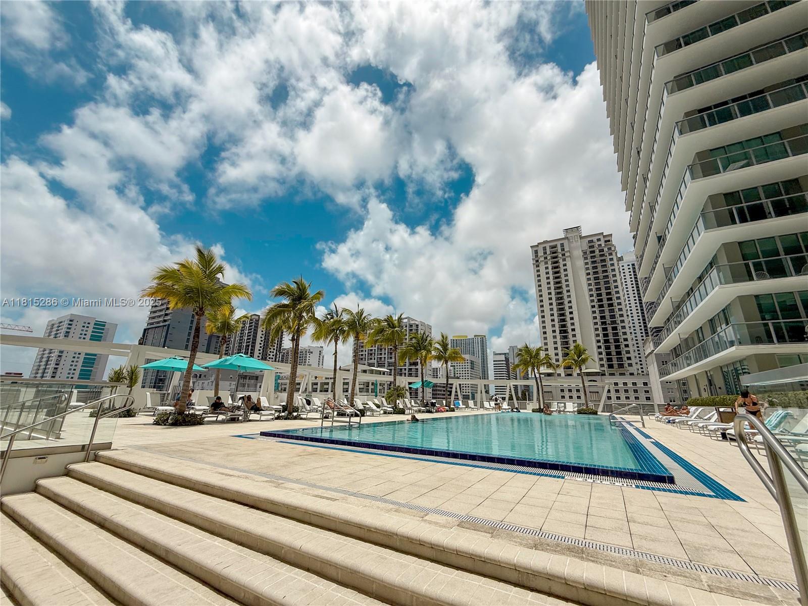 THE AXIS ON BRICKELL COND - Residential