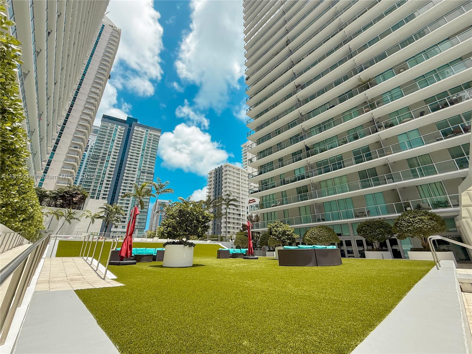 THE AXIS ON BRICKELL COND - Residential