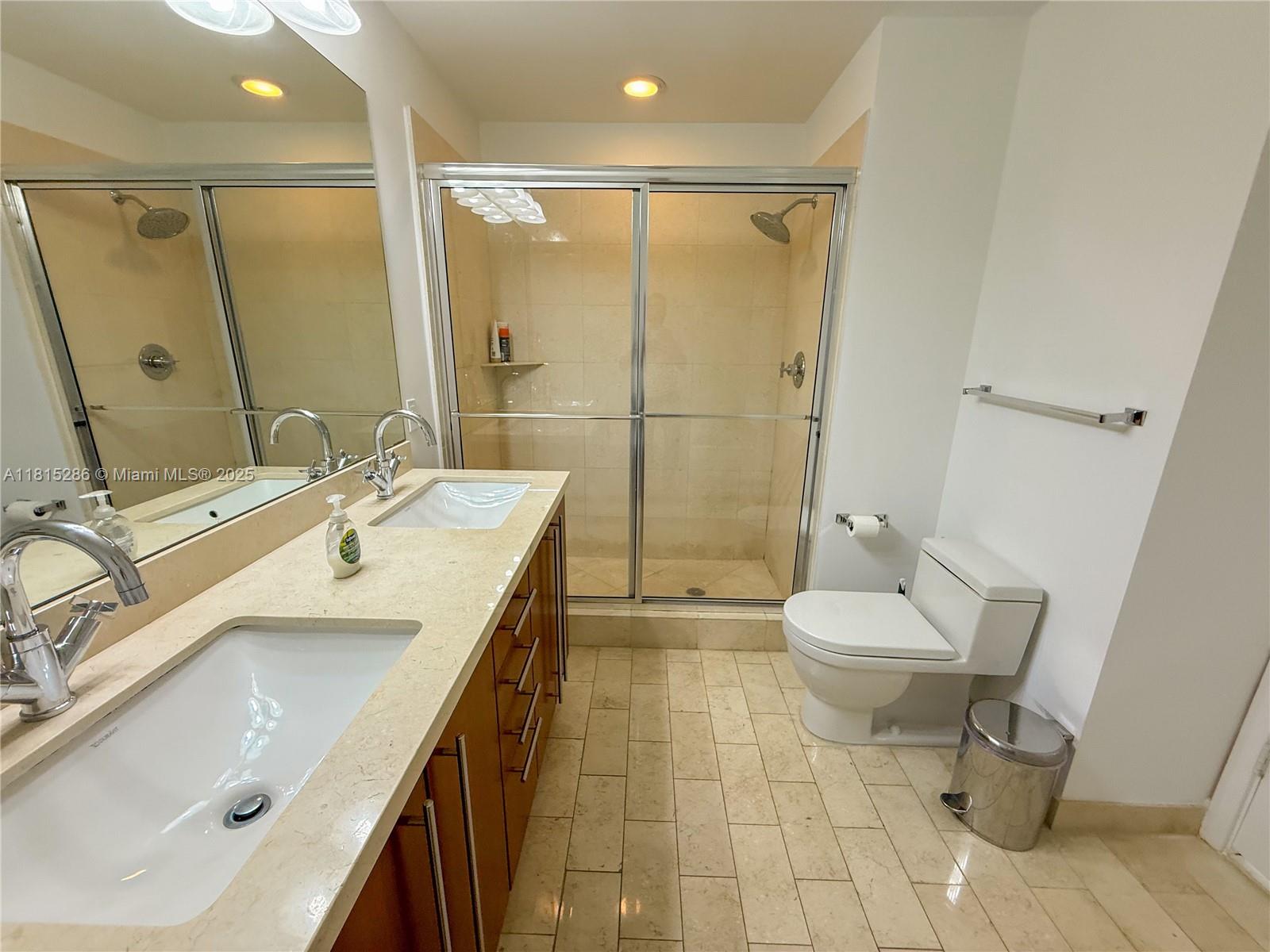 THE AXIS ON BRICKELL COND - Residential