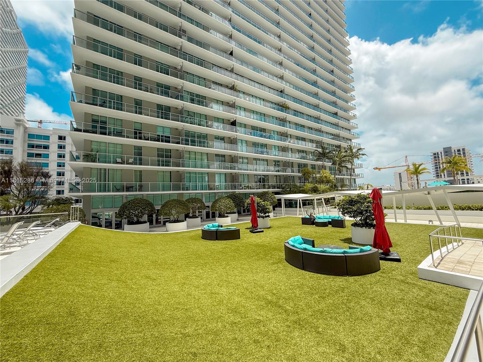 THE AXIS ON BRICKELL COND - Residential