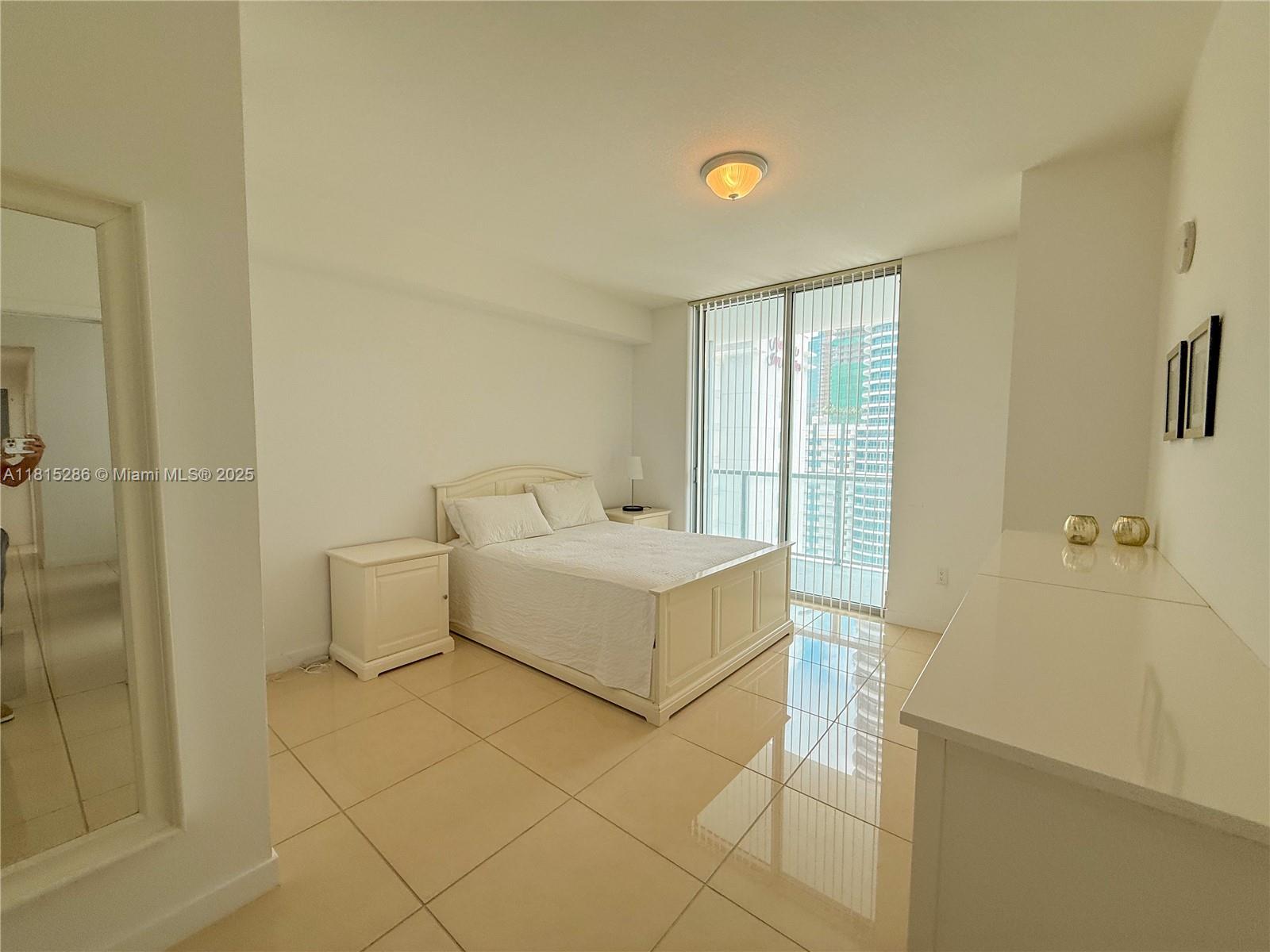 THE AXIS ON BRICKELL COND - Residential