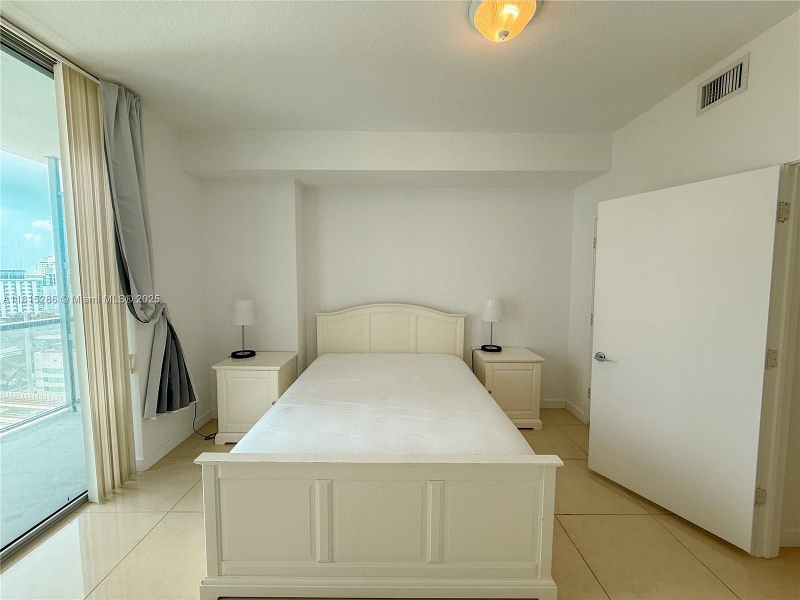 THE AXIS ON BRICKELL COND - Residential