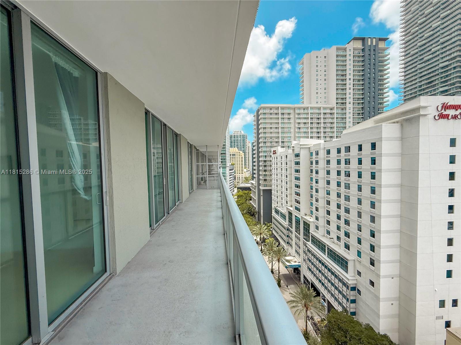 THE AXIS ON BRICKELL COND - Residential