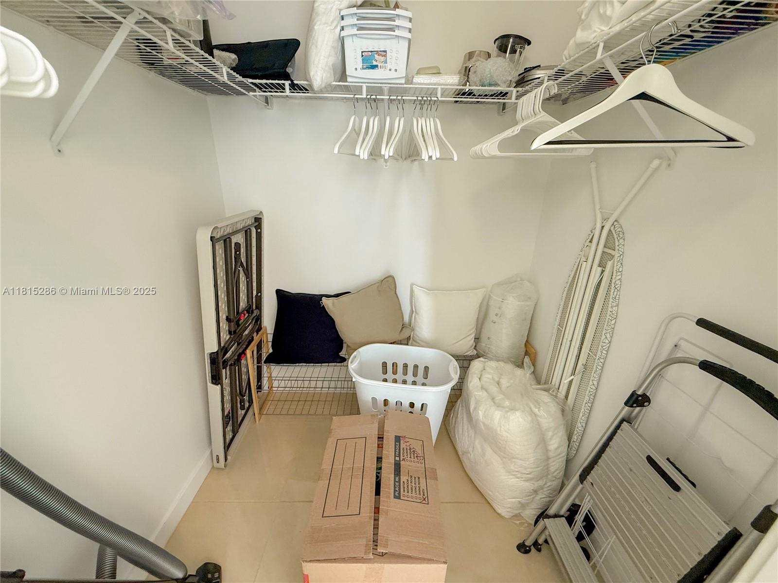 THE AXIS ON BRICKELL COND - Residential