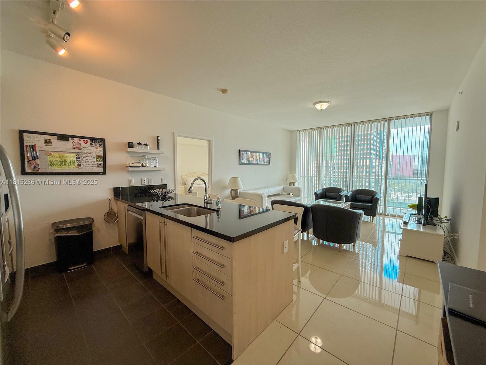 THE AXIS ON BRICKELL COND - Residential