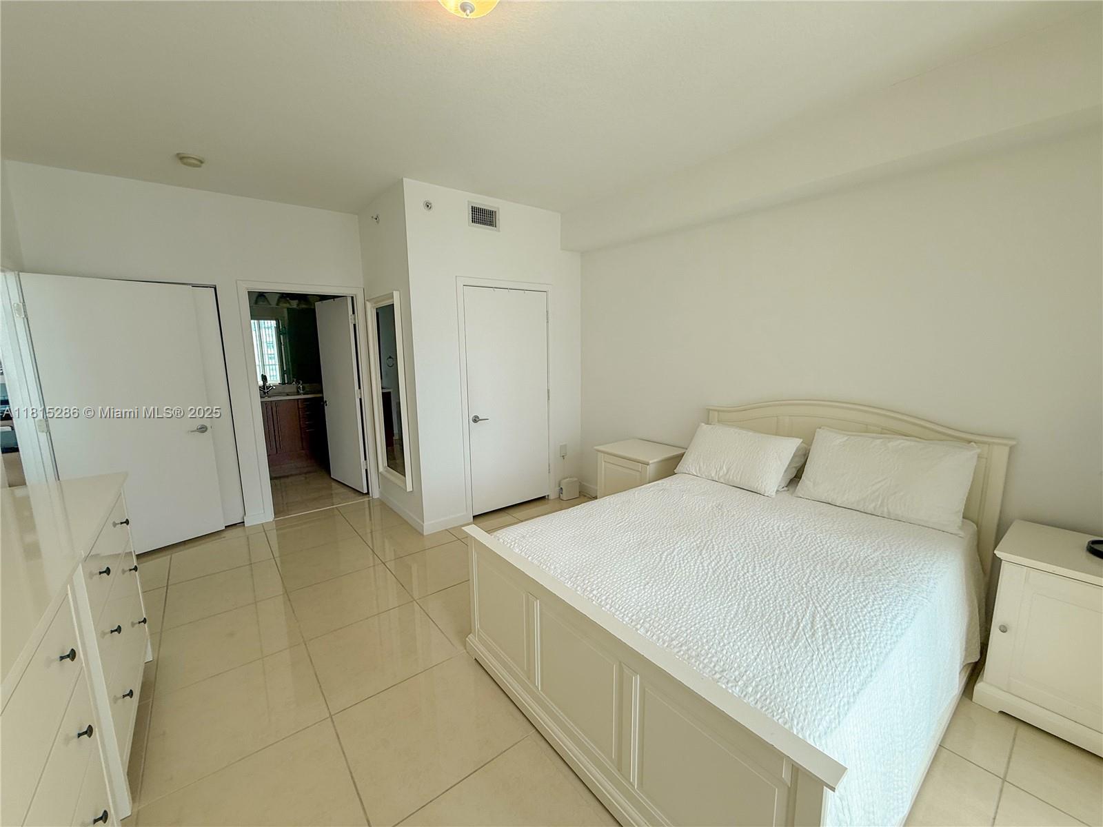 THE AXIS ON BRICKELL COND - Residential