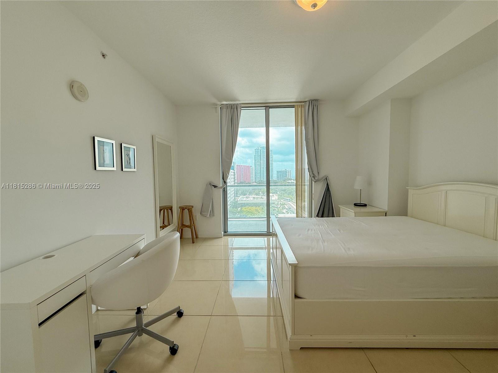 THE AXIS ON BRICKELL COND - Residential