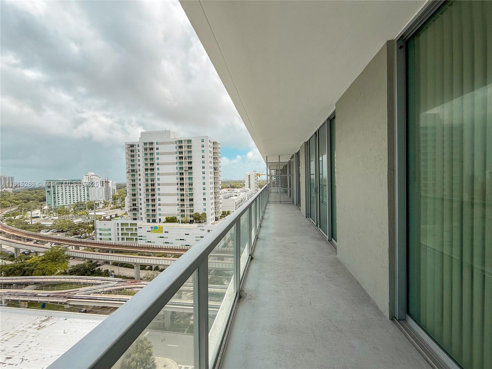 THE AXIS ON BRICKELL COND - Residential