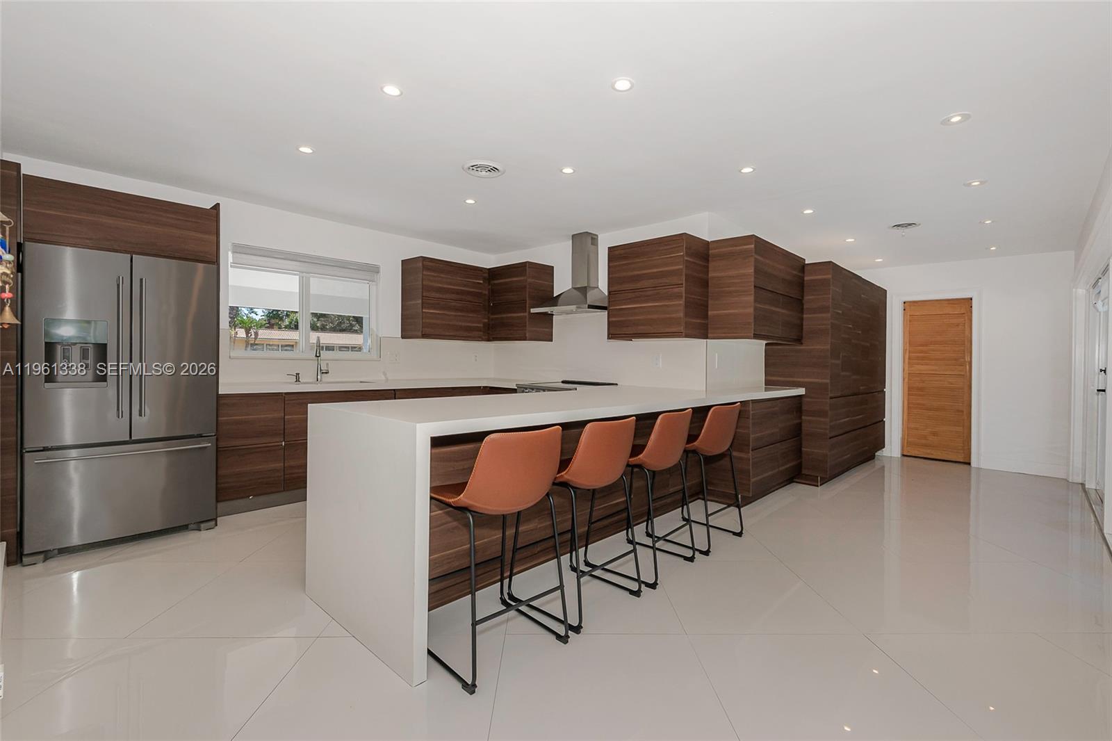 COUNTRY CLUB ESTATES UNIT - Residential