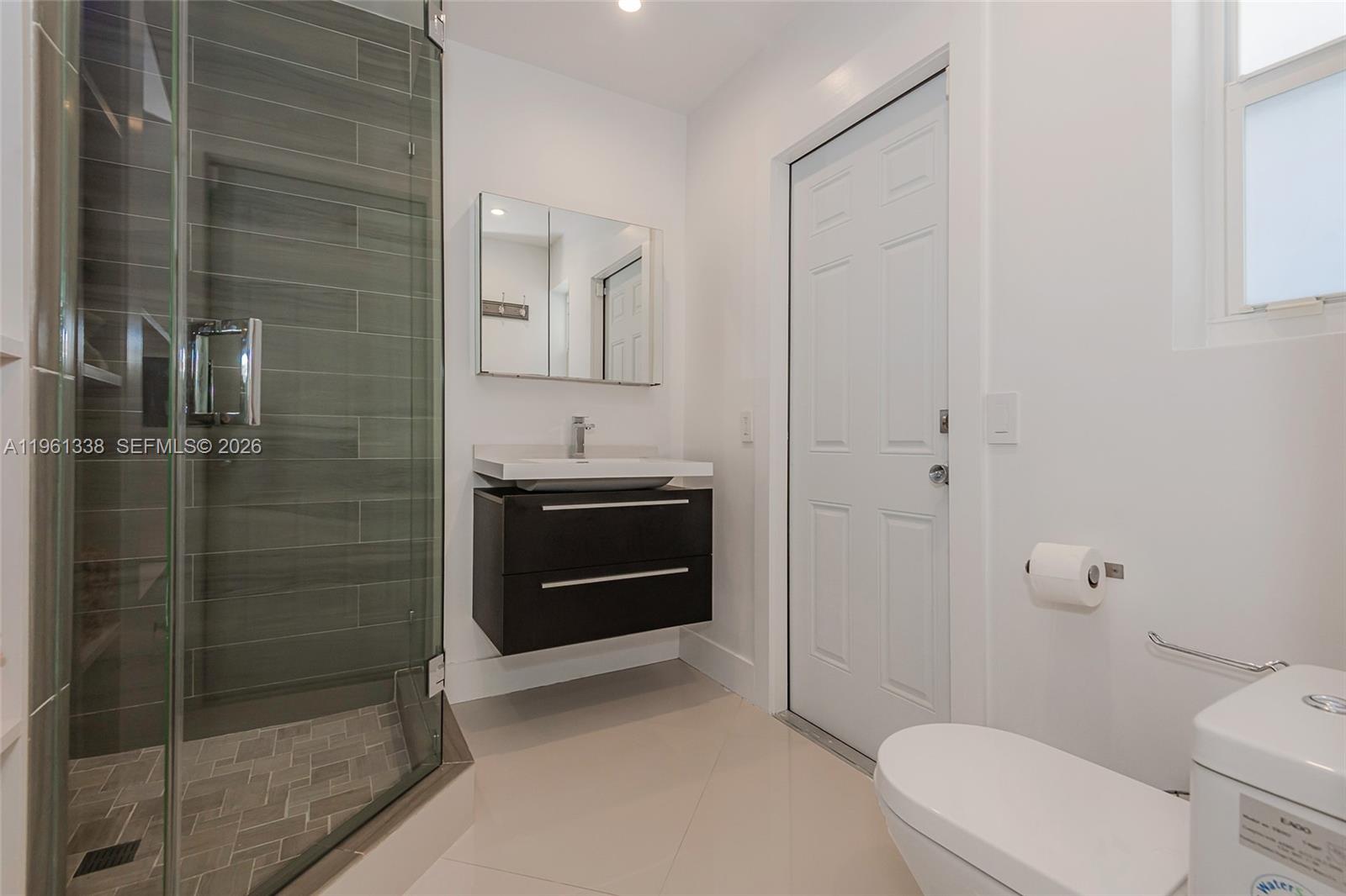 COUNTRY CLUB ESTATES UNIT - Residential