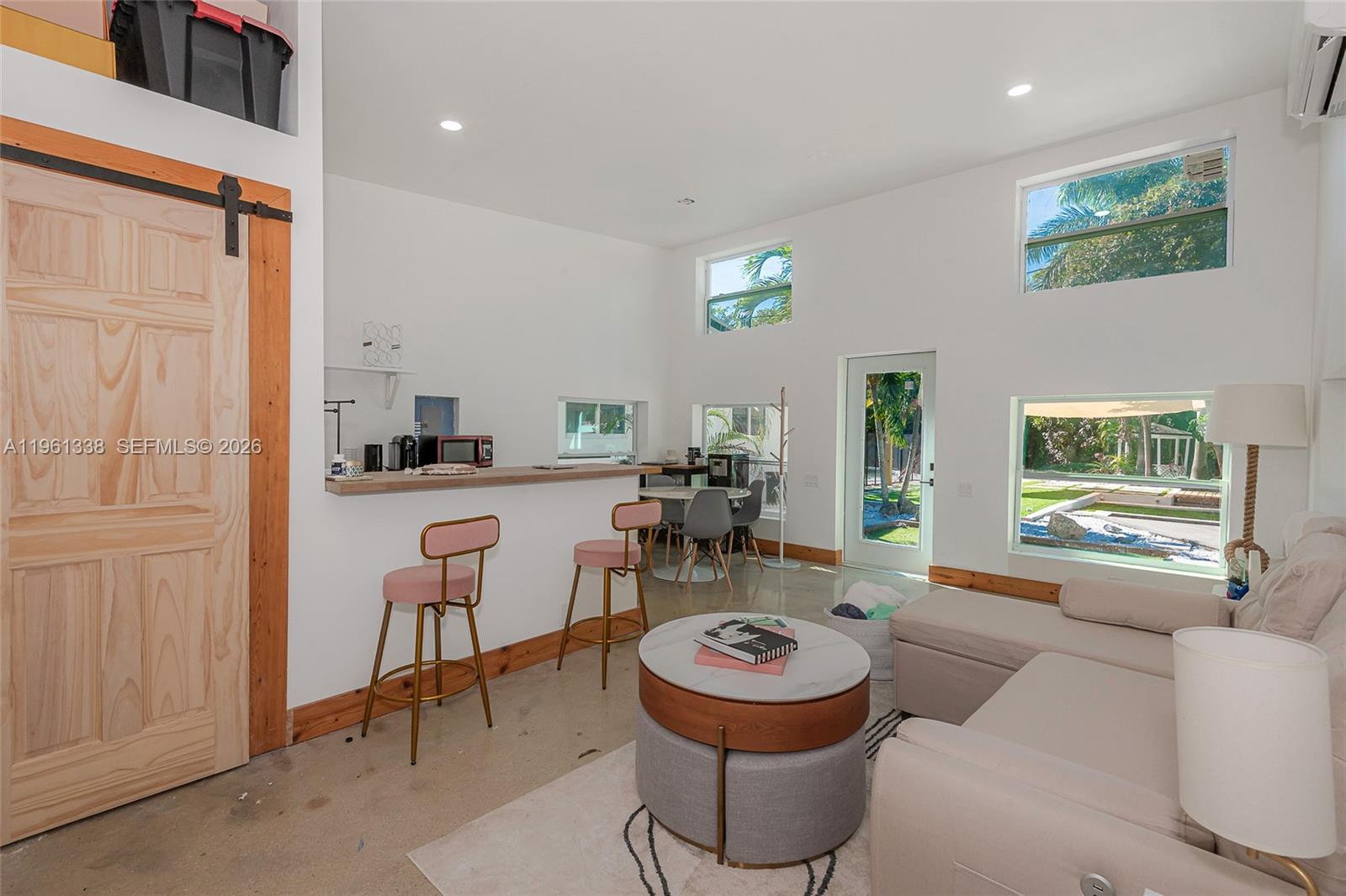 COUNTRY CLUB ESTATES UNIT - Residential