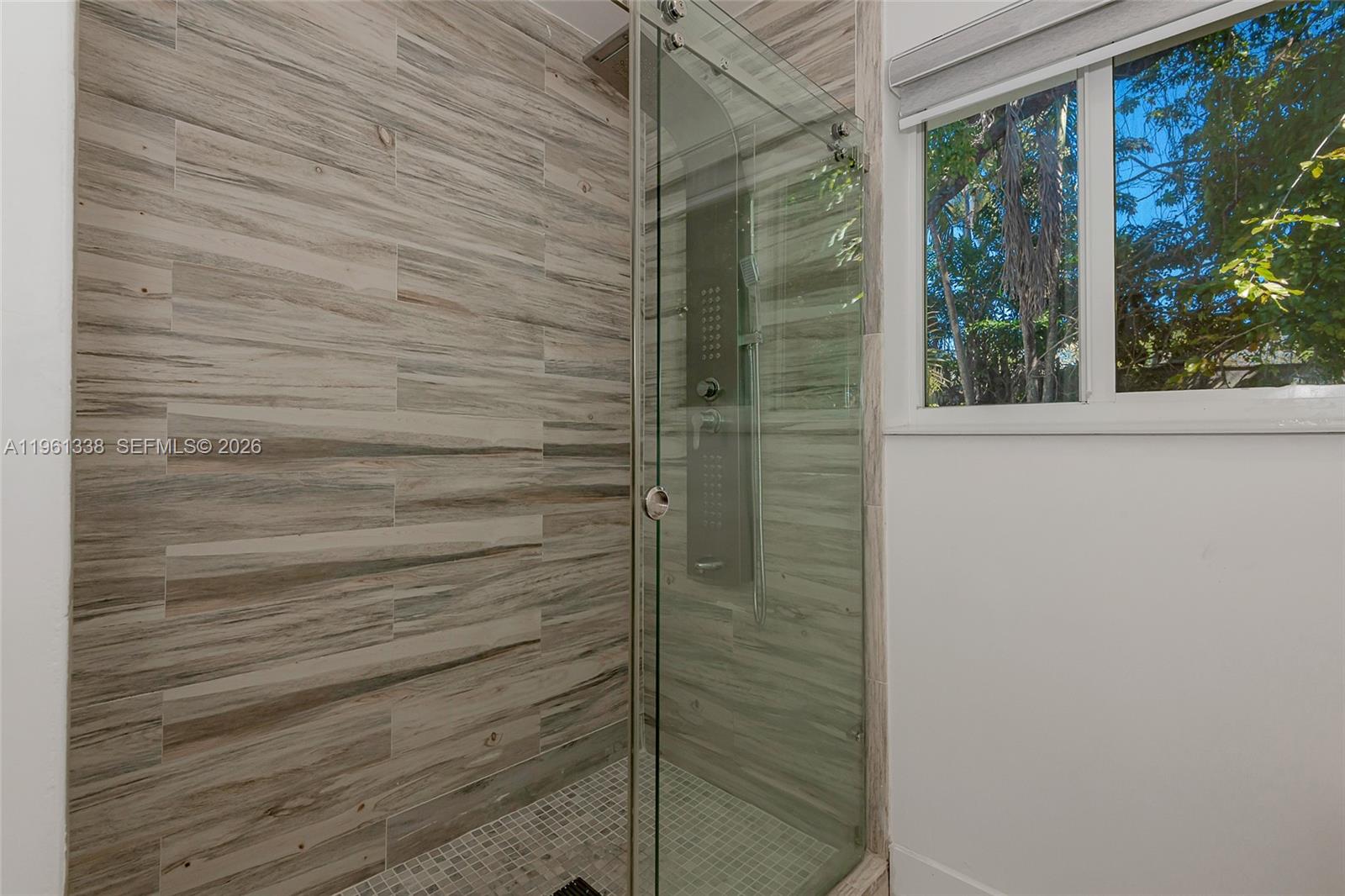 COUNTRY CLUB ESTATES UNIT - Residential